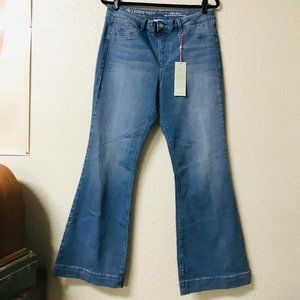 NEW WITH TAGS! Laurie Felt Silky Flare Jeans